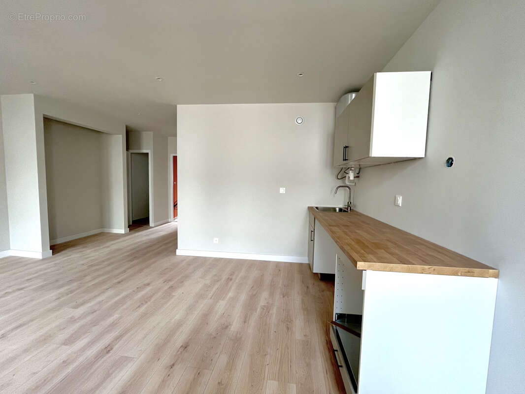 Appartement à MARSEILLE-1E