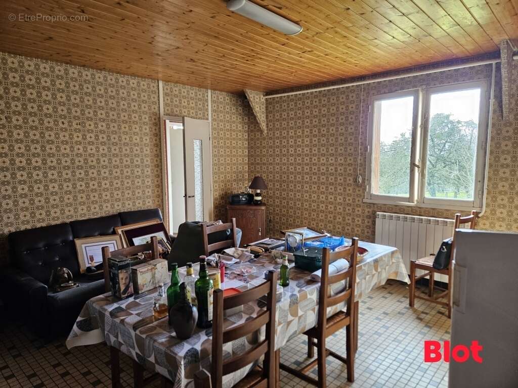 Maison à LECOUSSE