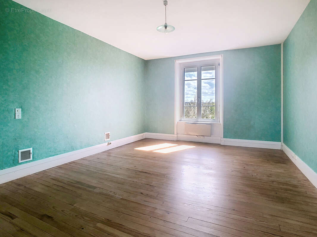 Maison à SAINT-DENIS-LE-VETU