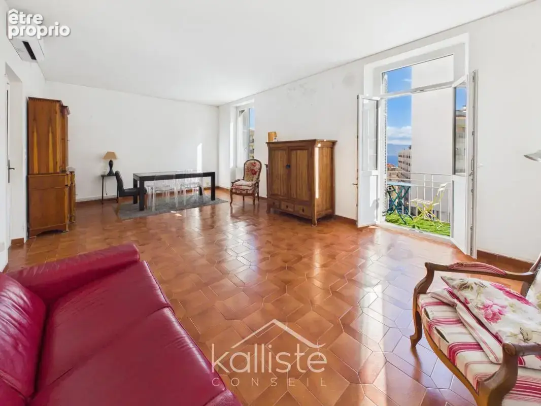 Ajaccio - cours général-leclerc - duplex à rénover avec vue mer et balcon - photo 2