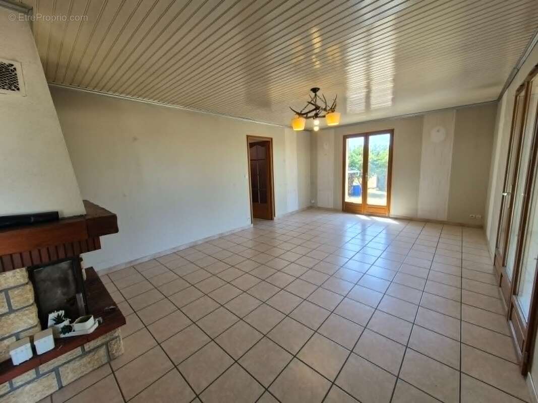 Maison 80 m² à Vierzon  - photo 2
