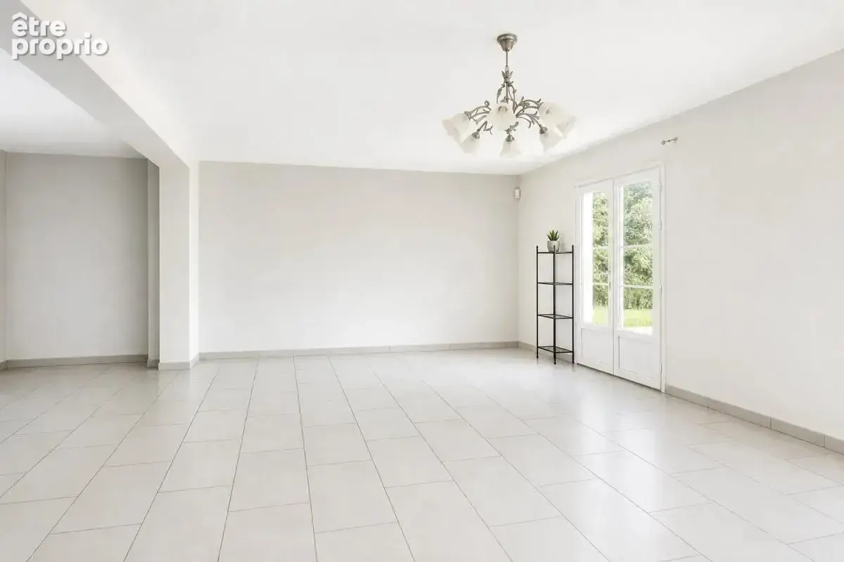 Maison de 232 m² avec jardin à Griselles - photo 6
