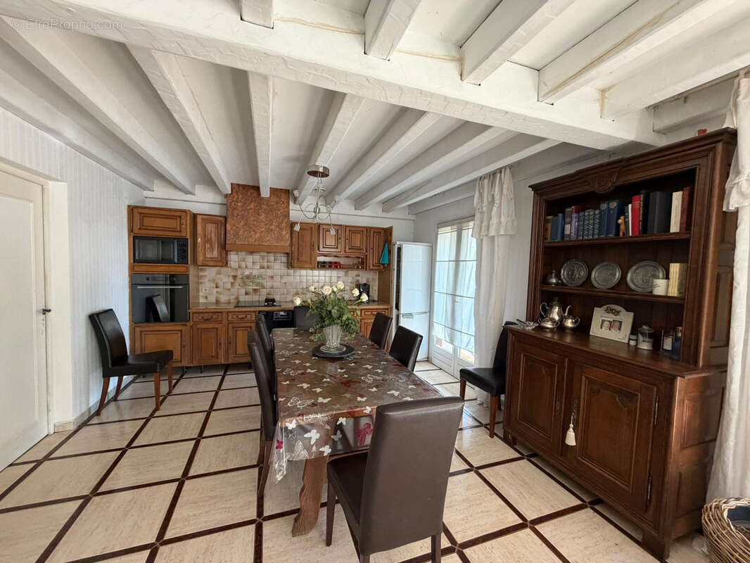 Maison à LACHAPELLE-AUZAC