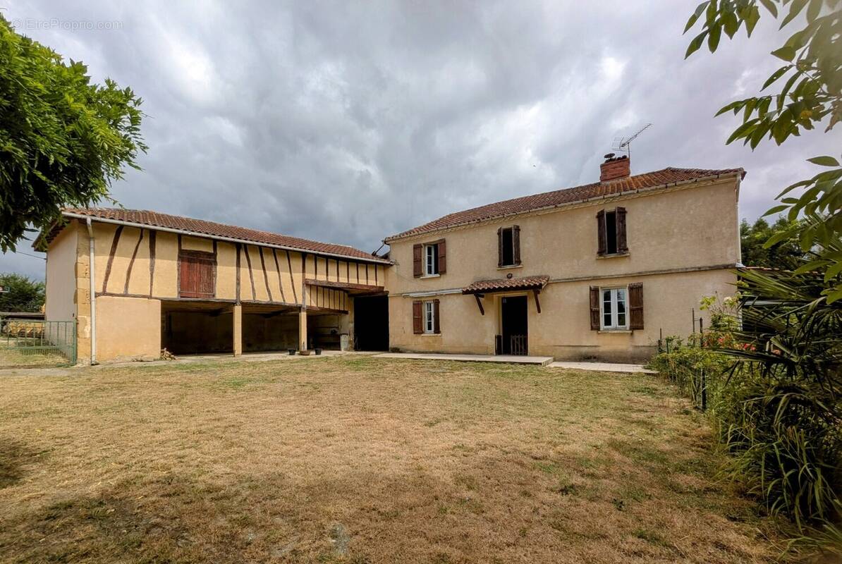 Maison à LUPIAC