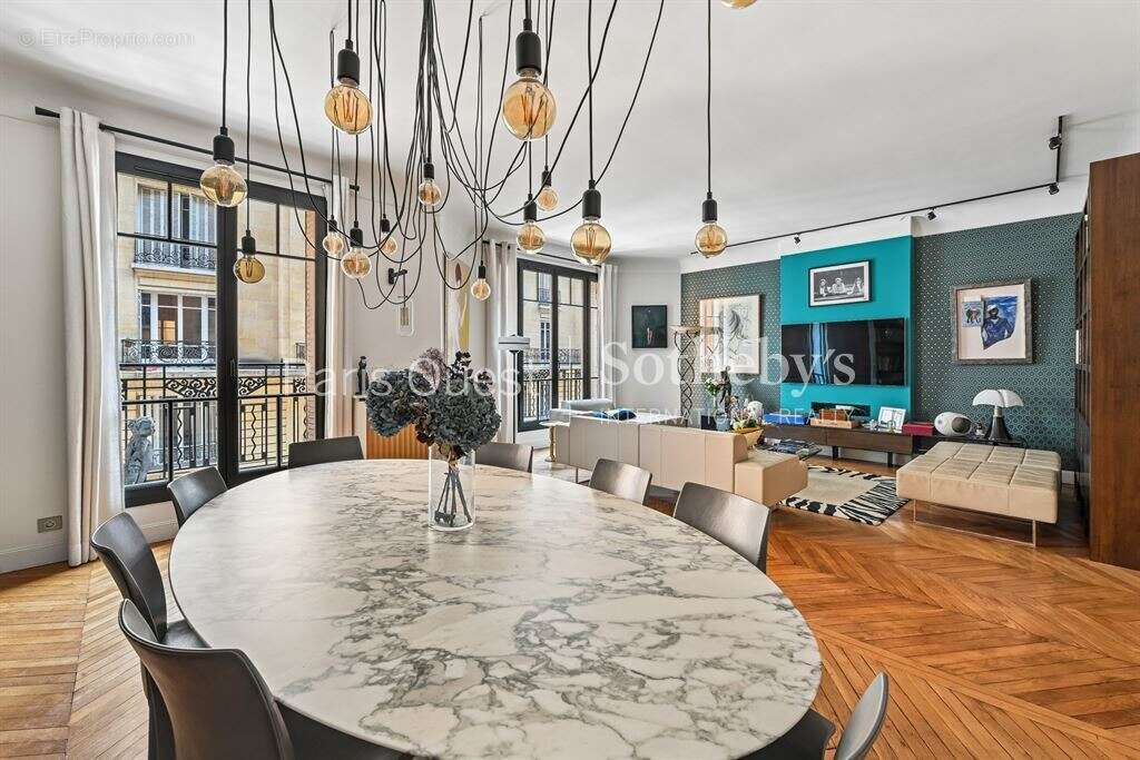 Appartement à NEUILLY-SUR-SEINE