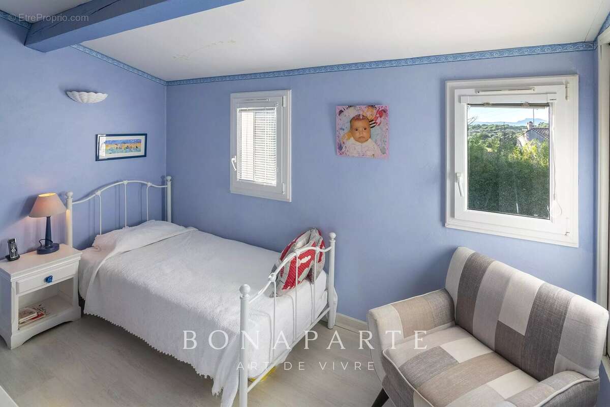 Superbe maison provençale de 155m² avec 4 chambres dont un t2 attenant - photo 11