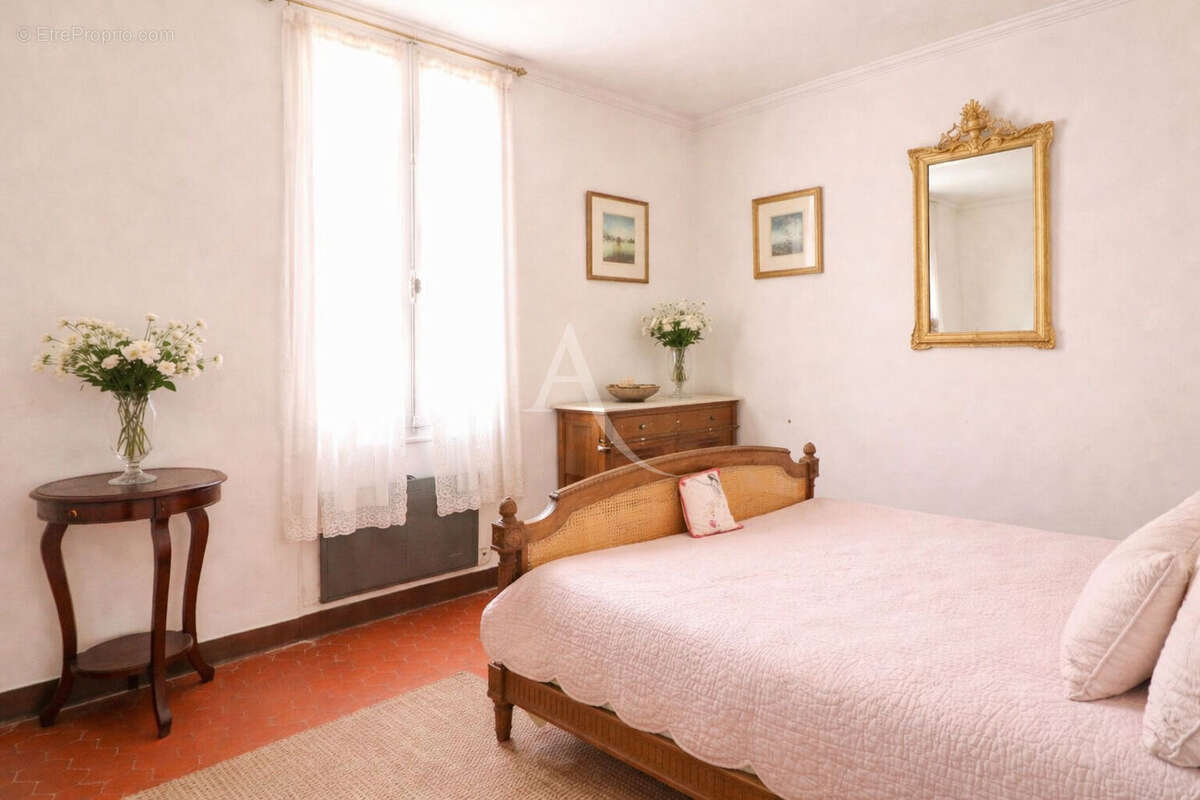 Maison à GINASSERVIS