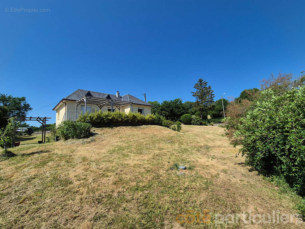 Maison à SAINTE-JULIETTE-SUR-VIAUR