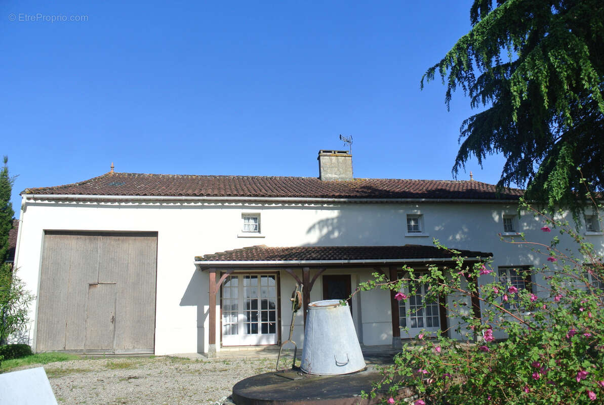 Maison à MAUVEZIN-SUR-GUPIE