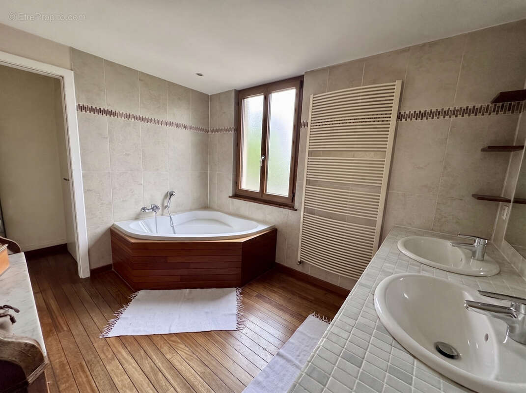 À VENDRE ! Superbe maison 7 pièces avec jardin, garages et dépendance Schiltigheim - photo 8