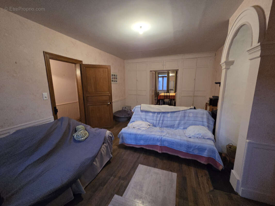 Maison à MAUBERT-FONTAINE