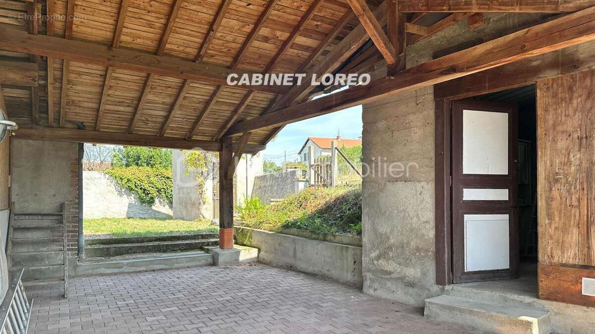 Maison à VOUGY