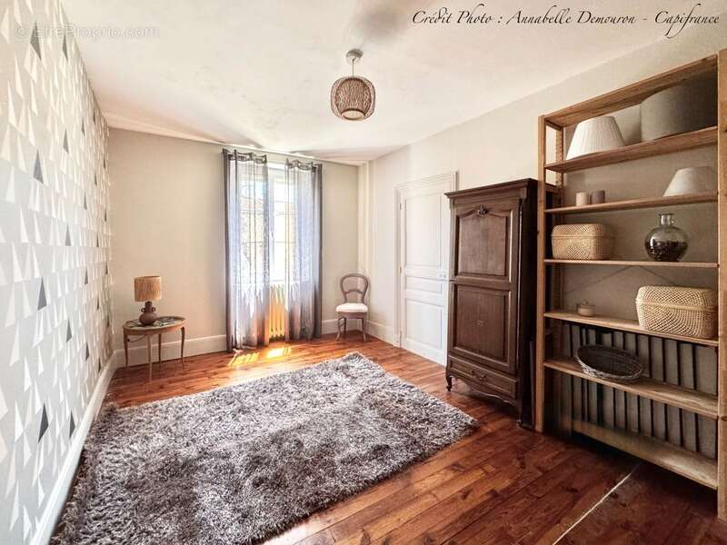RIOM - EXCLUSIVITÉ – Maison de ville de caractère P6 entièrement rénovée avec jardin, abri et cave - photo 16