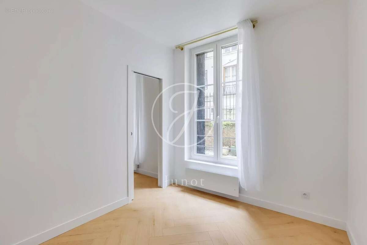 Appartement à PARIS-9E