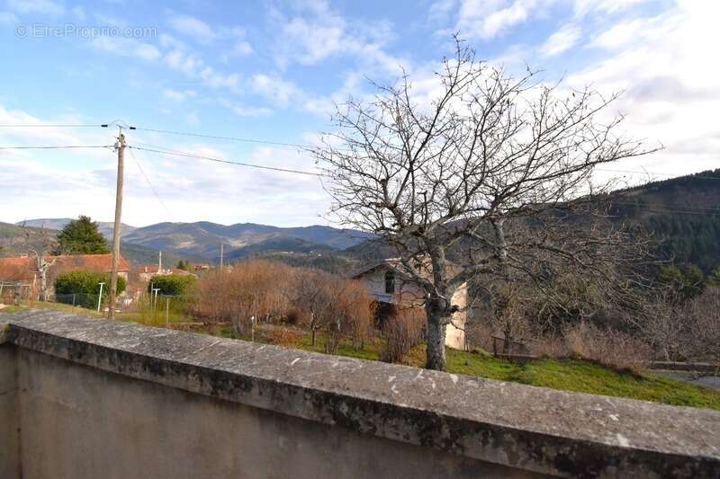 Maison à SAINT-AGREVE