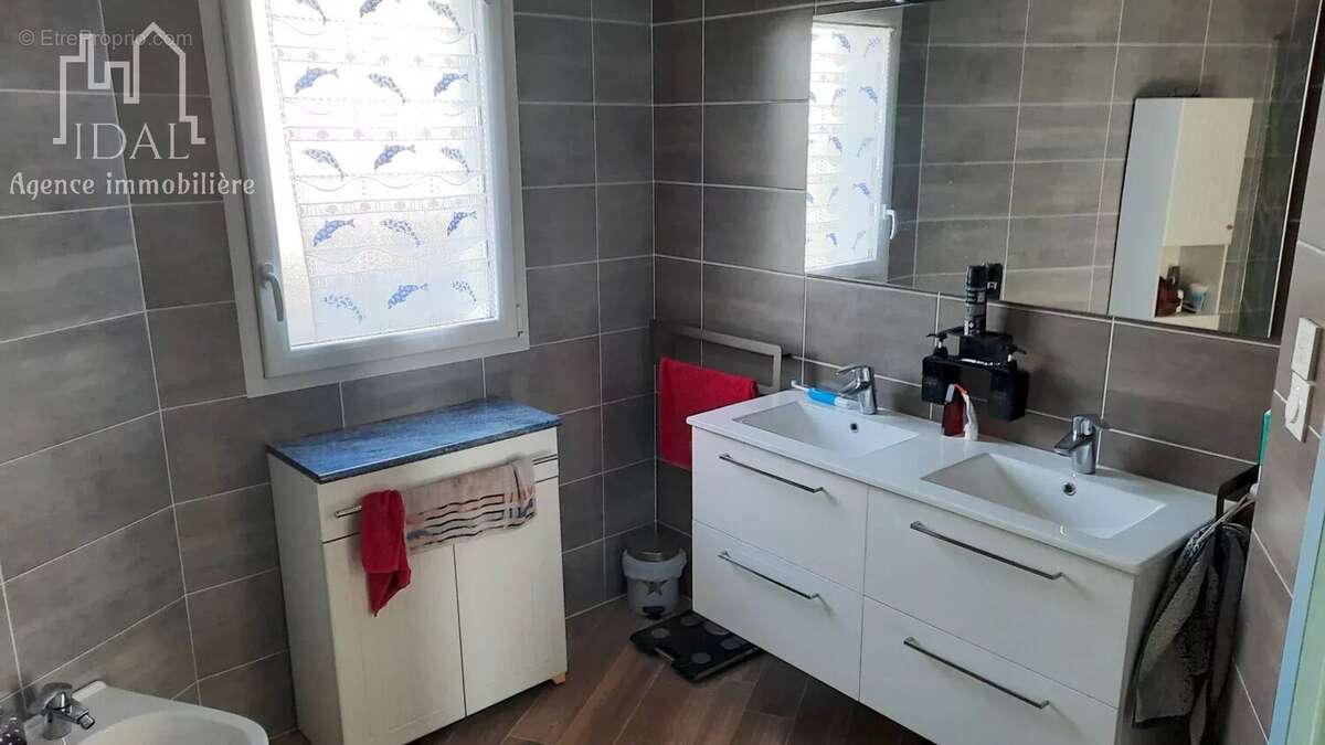 Maison à SAINT-LAURENT-D'OLT