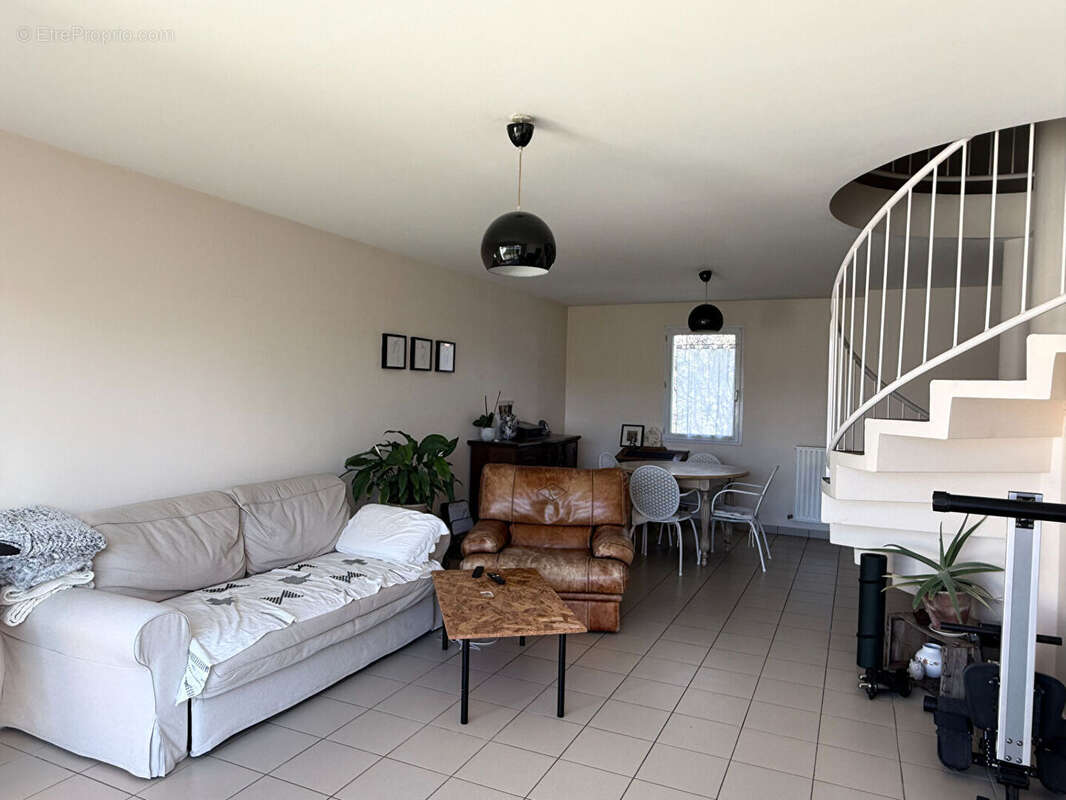 Maison à BELLEVILLE-SUR-VIE