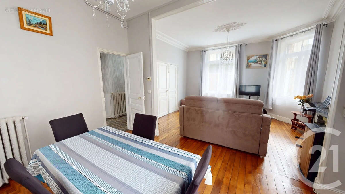 Maison à SAINT-QUENTIN