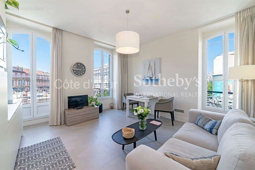 Nice Jean Médecin - Appartement 3 pièces rénové avec balcon en centre-ville - photo 12