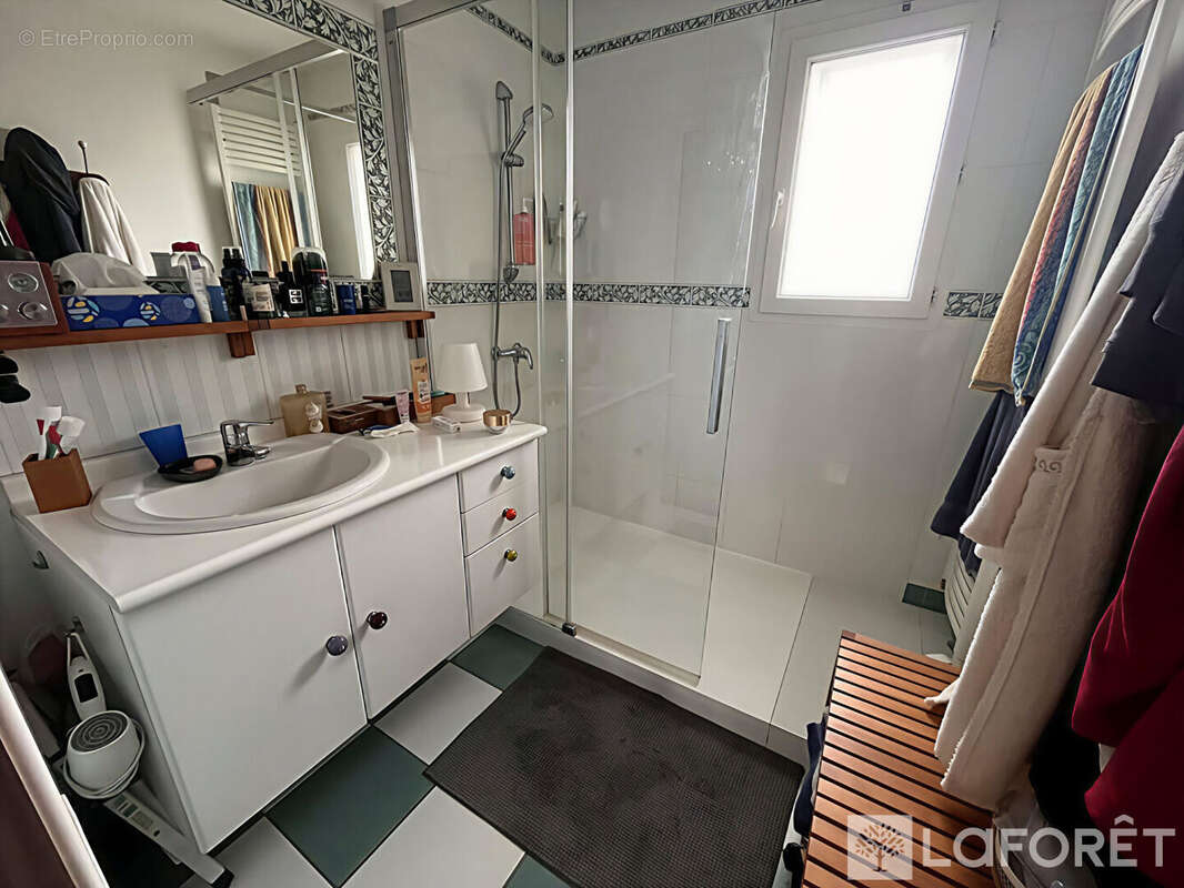 Maison à SAINT-JEAN-D'ILLAC