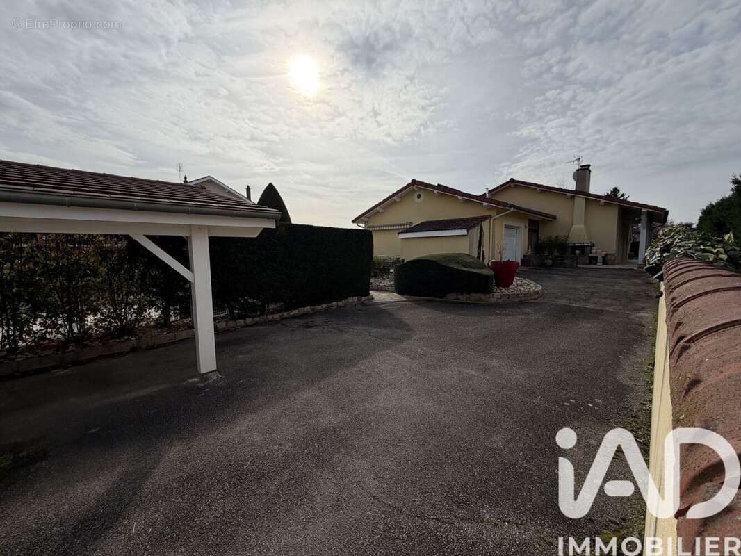 Photo 7 - Maison à VEAUCHE