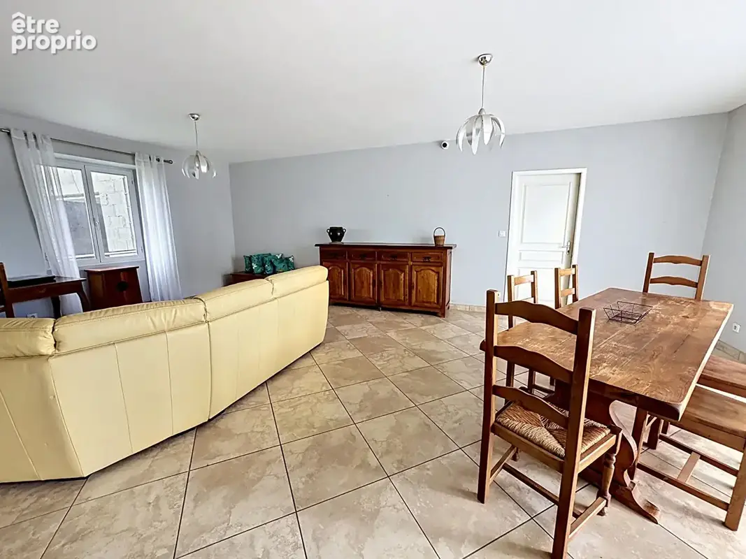 Maison La Cote Saint Andre 6 pièce(s) de 246 m² - photo 5