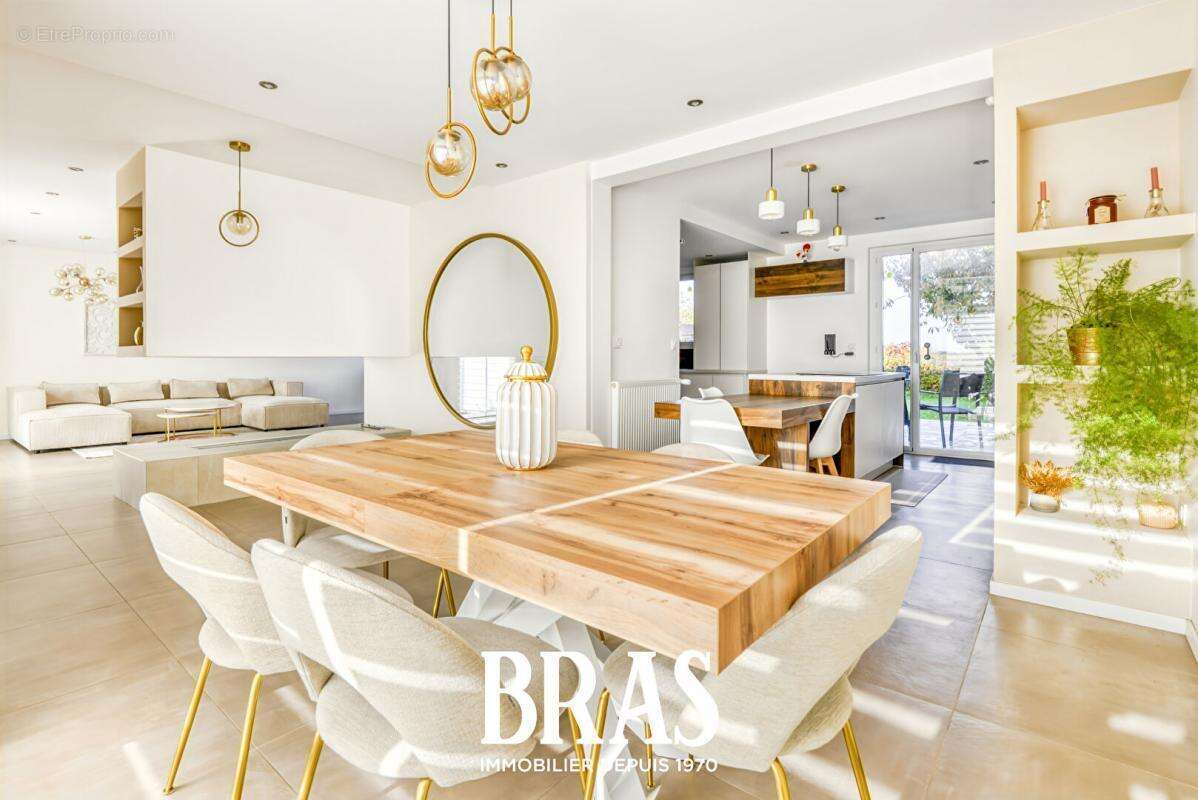 Maison à BOUGUENAIS