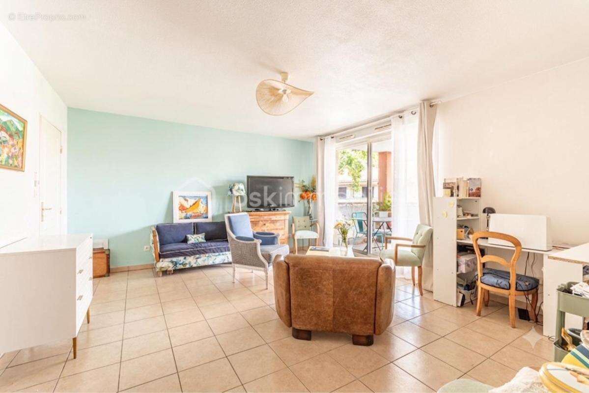 *** en exclusivité *** grand t2 avec terrasse et cave *** résidence de 2006 *** - photo 4