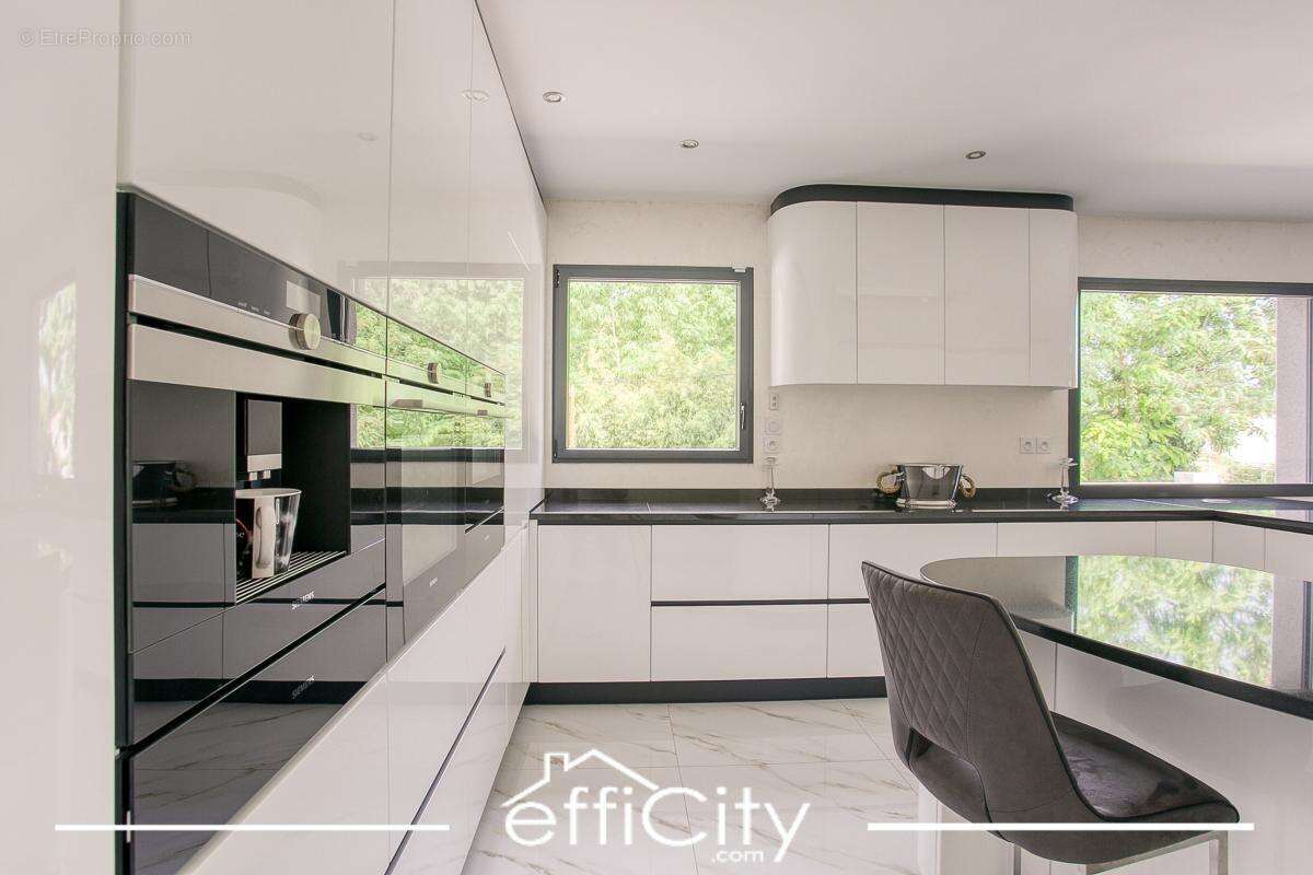 Maison 238 m² à Vertaizon  - photo 5