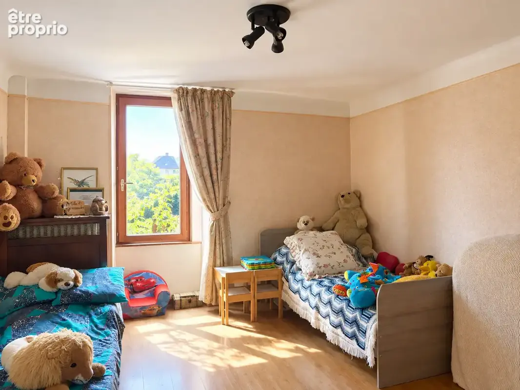 Immeuble avec commerce et 4 appartements - photo 7