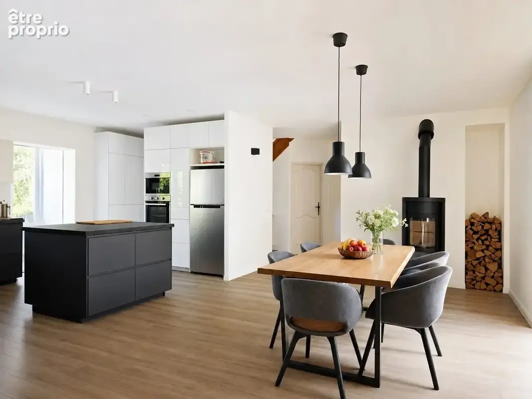 Maison 8 pièces 187 m² à vendre à Divonne-Les-Bains (01220) - photo 3