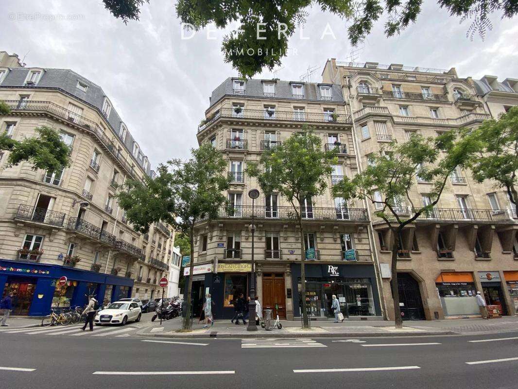 Appartement à PARIS-14E