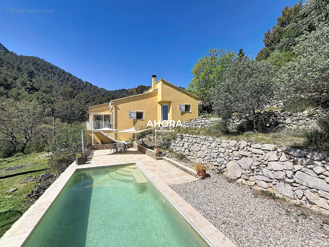 Maison à CADOLIVE