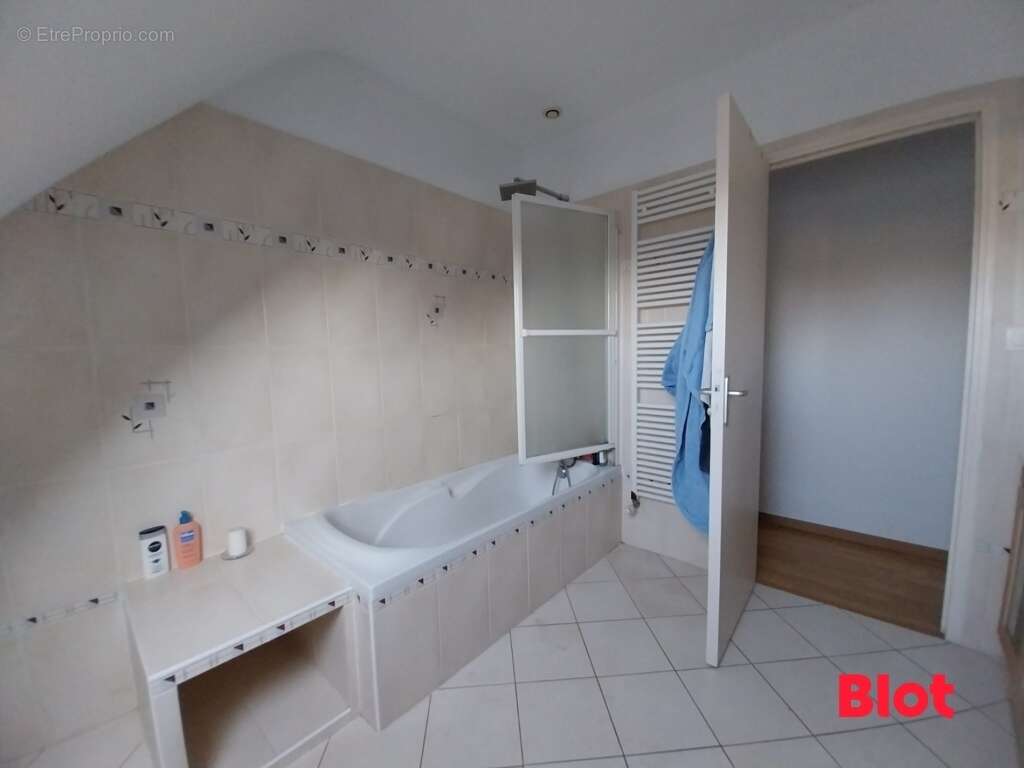 Maison 118 m² à Erce-En-Lamee  - photo 7