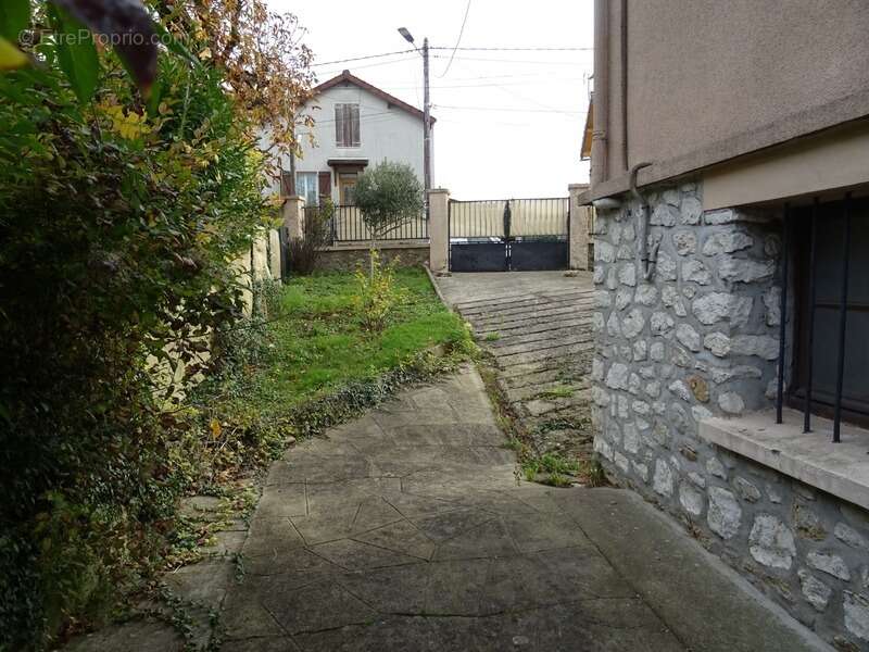 Maison à VILLENEUVE-SAINT-GEORGES