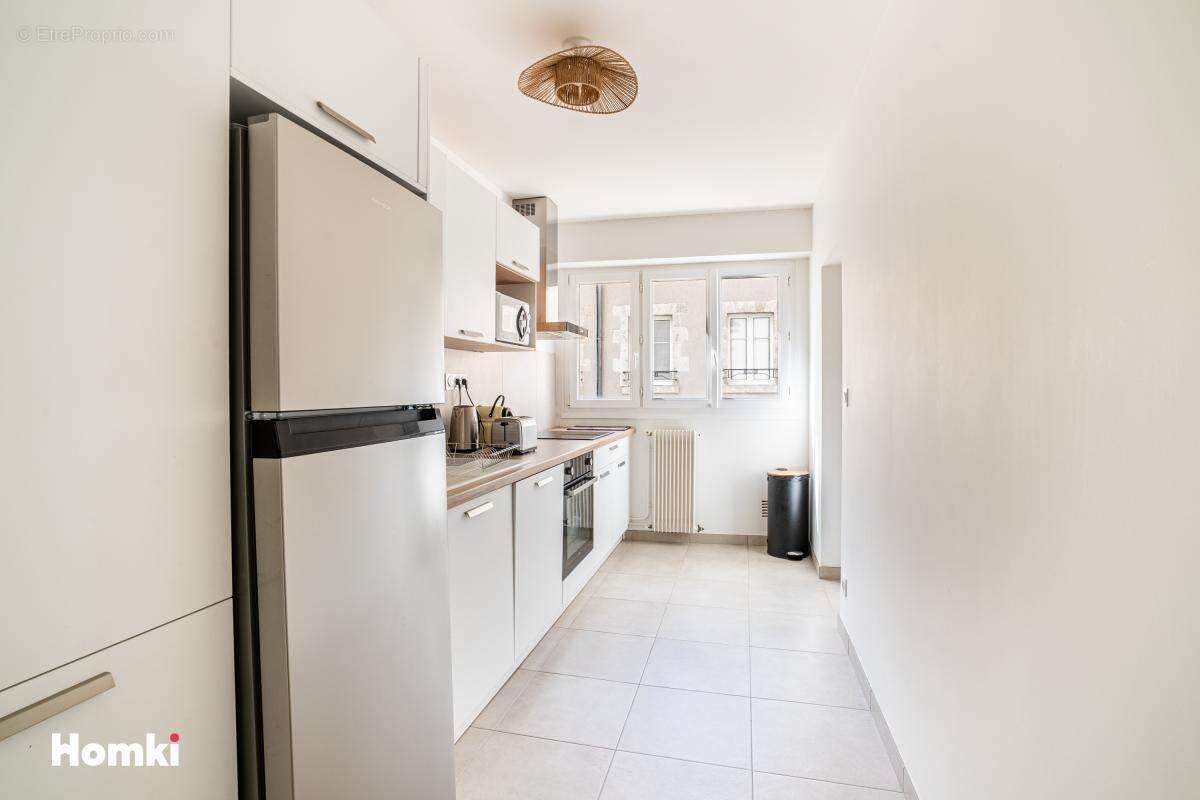 Appartement T4 de 93 m² à Orléans 45000, Rue du Champ Saint-Euverte - photo 4