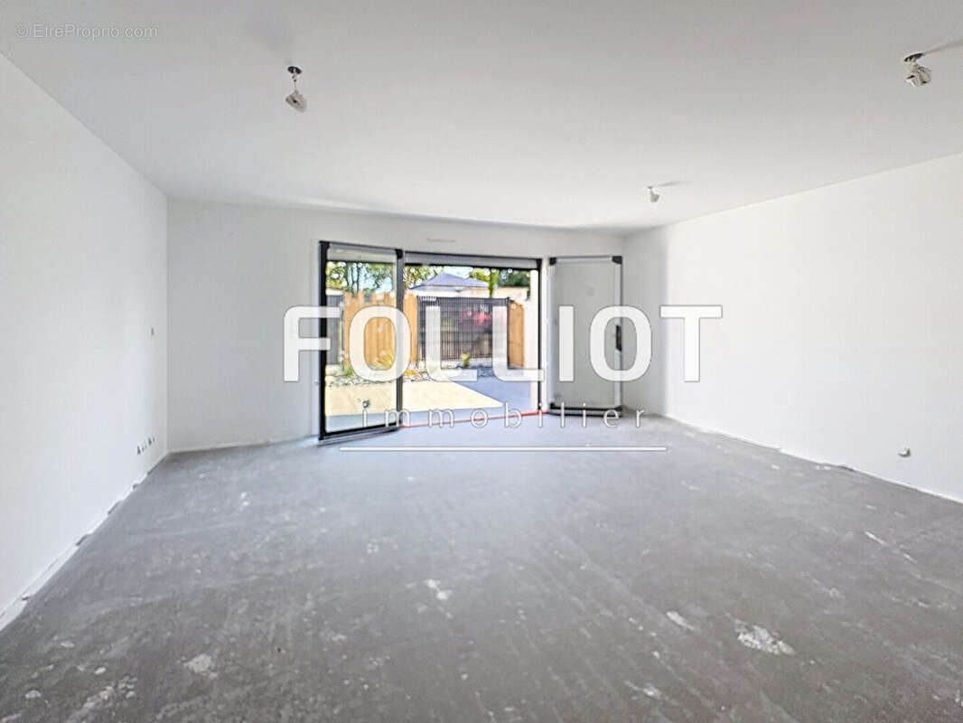A VENDRE Maison Fougère Lecousse 6 pièce(s) 99.2 m2 - photo 3