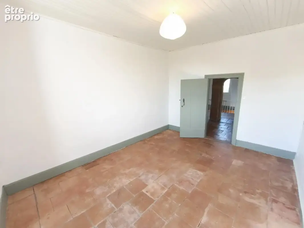 Appartement T3 bis de 96 m2 entièrement rénové avec jardin et garage - photo 13