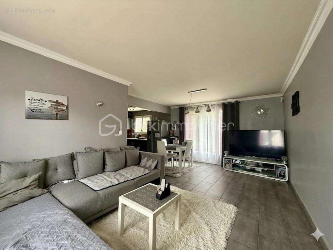 Rare sur le secteur : maison avec 2 chambres en RDC et sous-sol total - photo 2