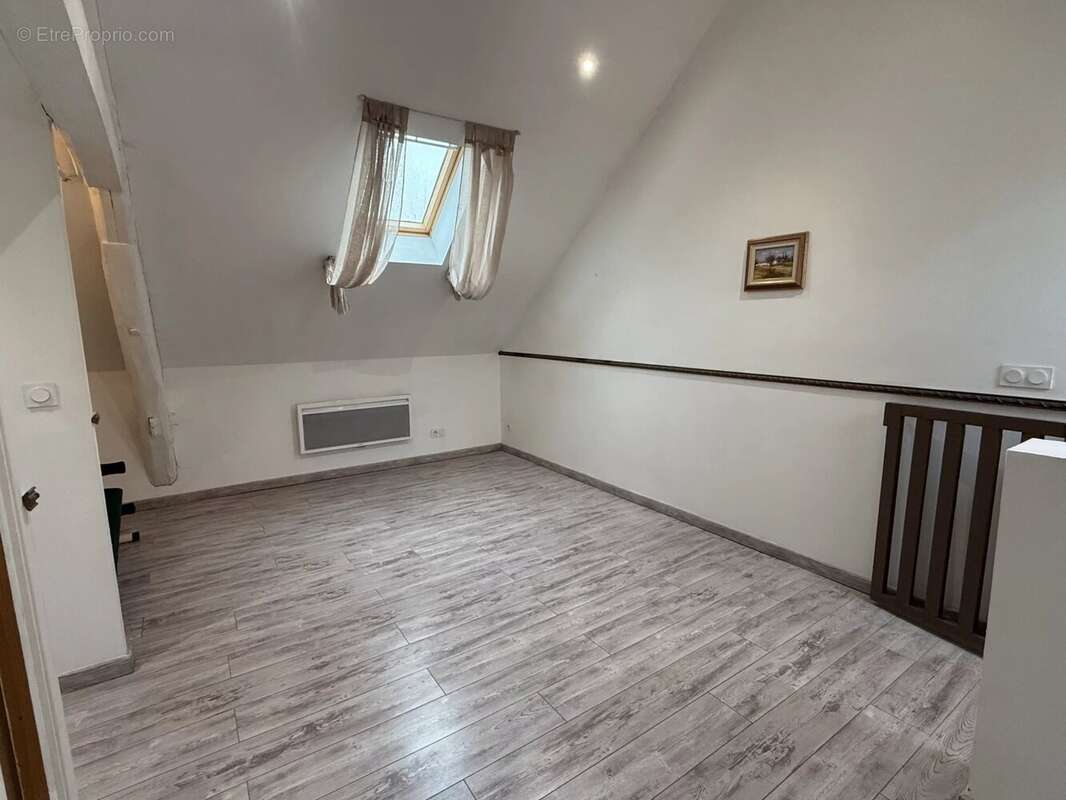 Maison à VILLENEUVE-LA-GUYARD