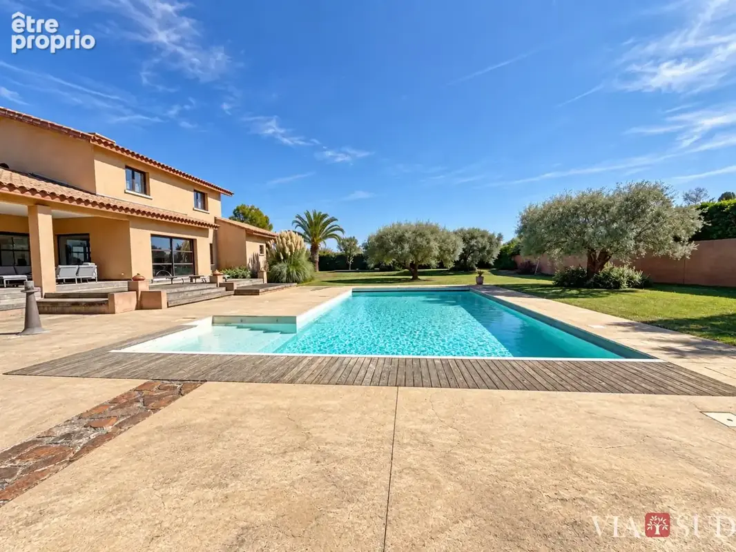 Lignan-sur-Orb  232 m² de lumière, une piscine 12 x 8 et près de 3 000 m² de parc - photo 9