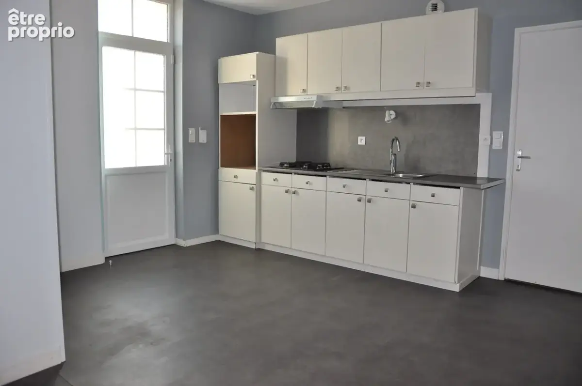 Belle longère de construction traditionnelle, avec 2 chambres (possibilité 3), terrain de 892 m2, proche centr - photo 5
