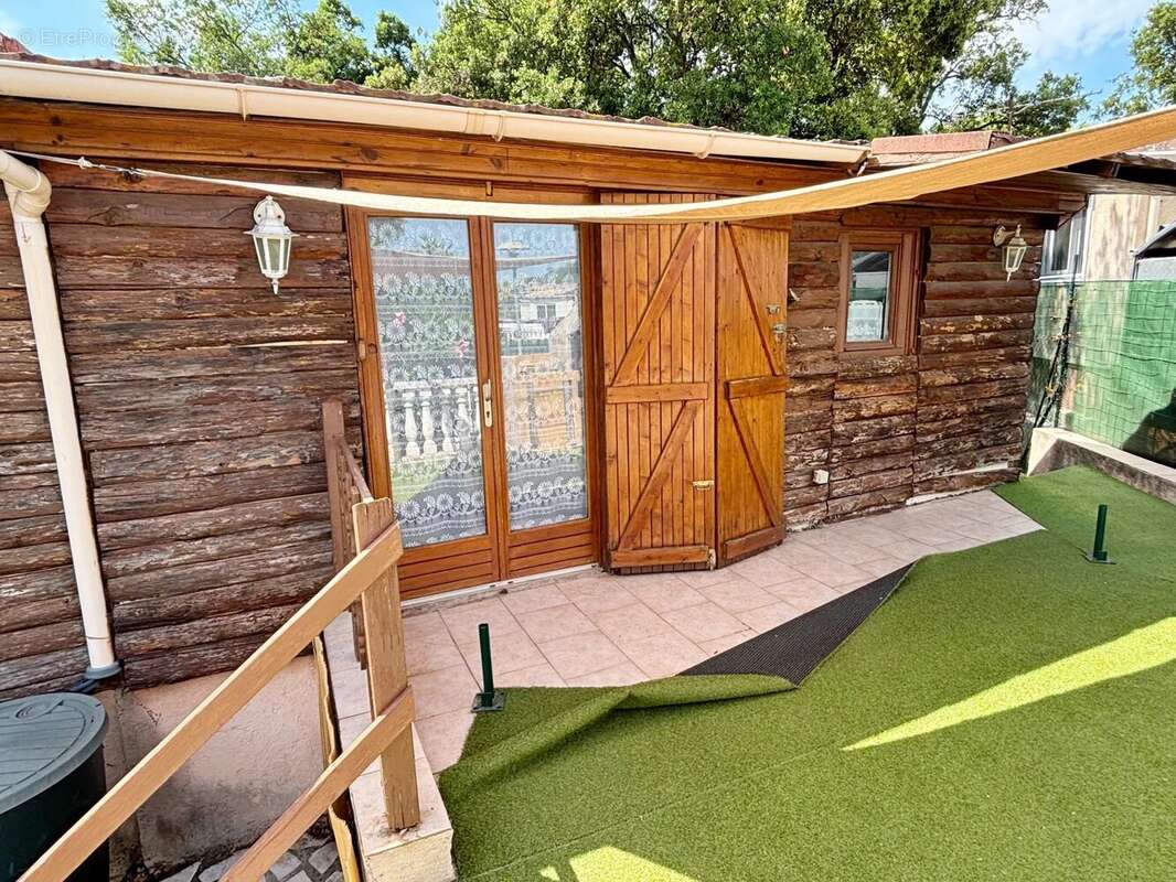 Maison à ROQUEBRUNE-SUR-ARGENS