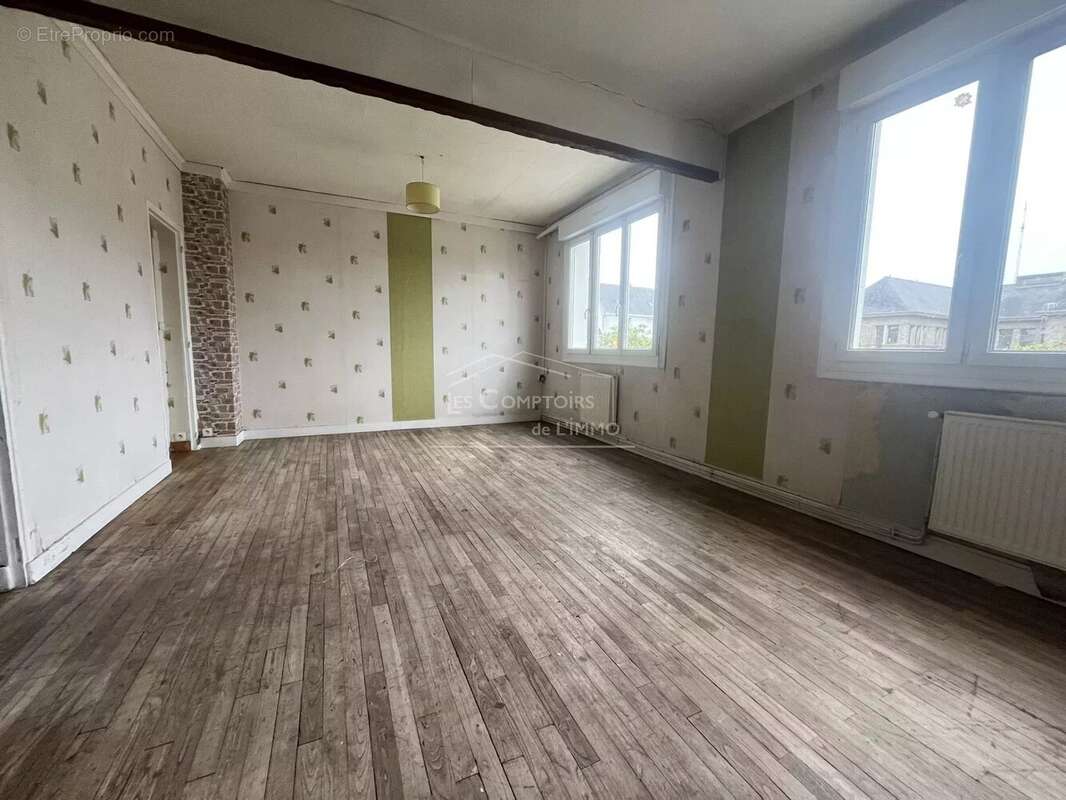 Appartement à DONGES