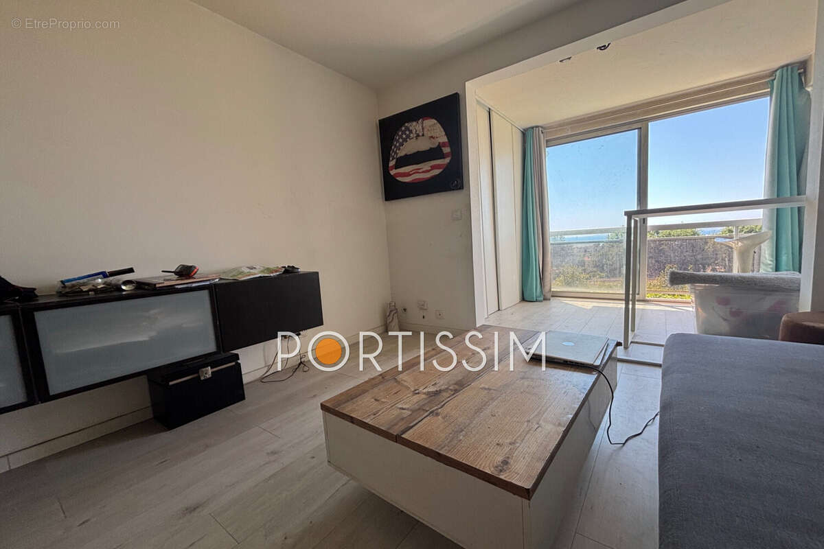 Appartement 30 m² à Saint-Laurent-Du-Var  - photo 6