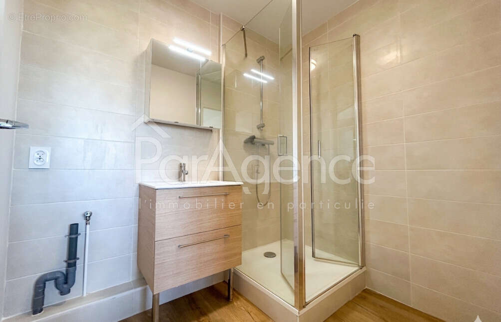 Appartement   Lumineux T2 à 800 m de la plage - photo 9