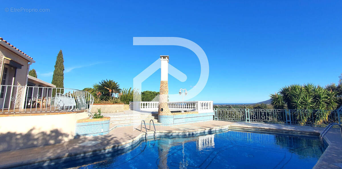 Maison à VILLELONGUE-DELS-MONTS