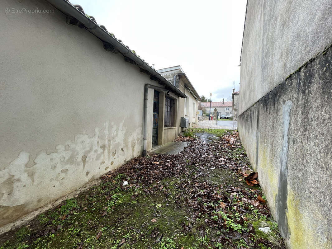 Maison à SAINT-LAURENT-DE-CERIS