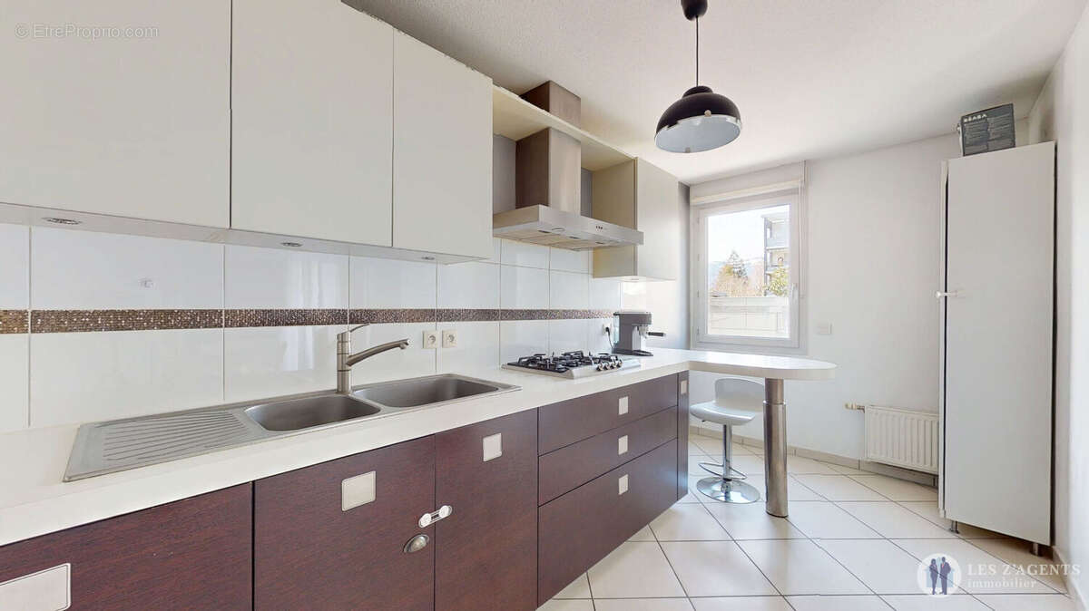 Appartement à SAINT-MARTIN-D'HERES