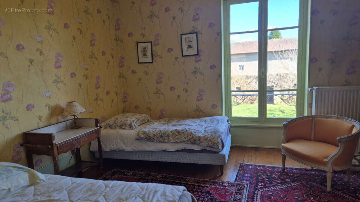 Maison à BRAGNY-SUR-SAONE